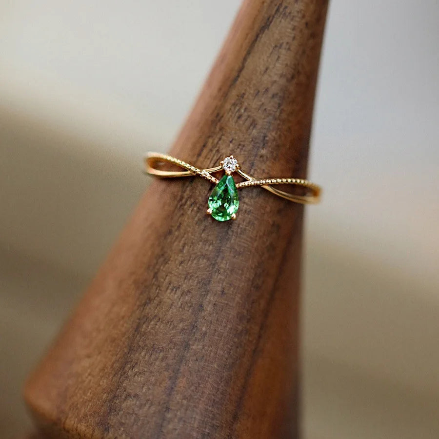 925 Silberring mit 18K Gold & grünem Zirkon – Tropfenform