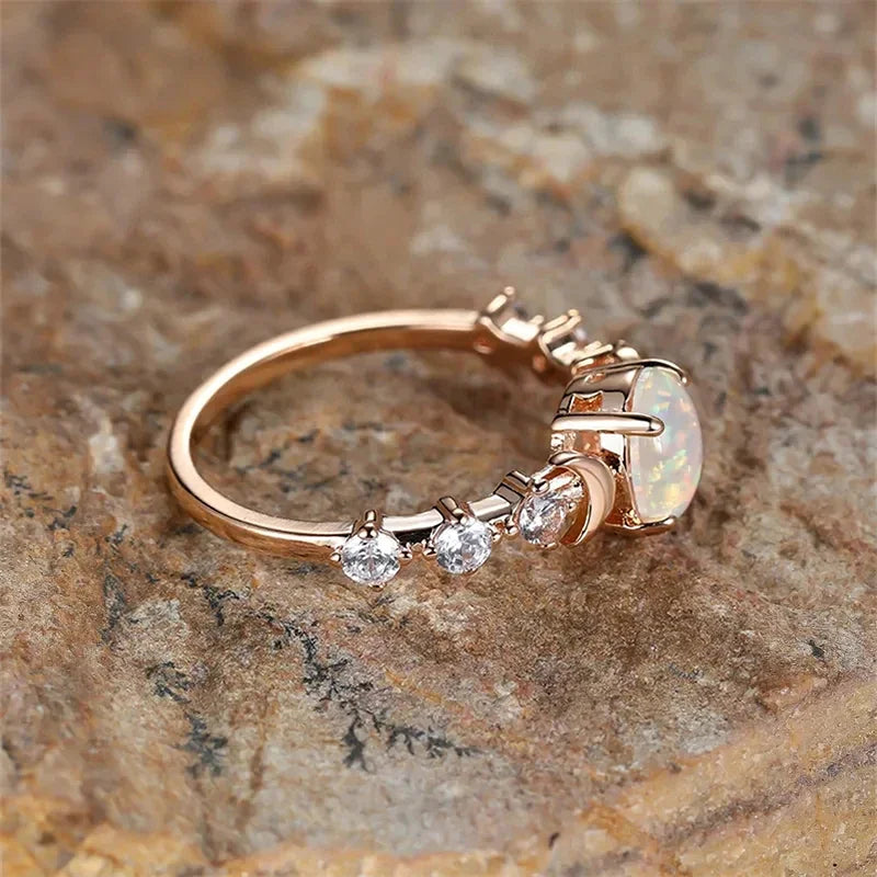 Moonlight Glow – Huitan Ring mit Opal-Effekt