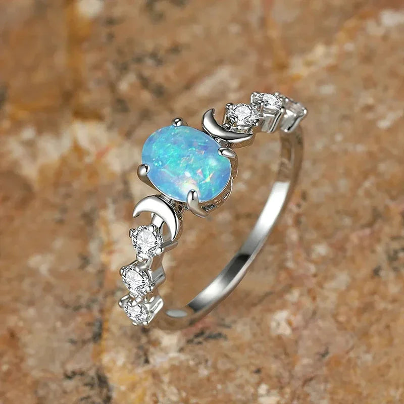 Moonlight Glow – Huitan Ring mit Opal-Effekt