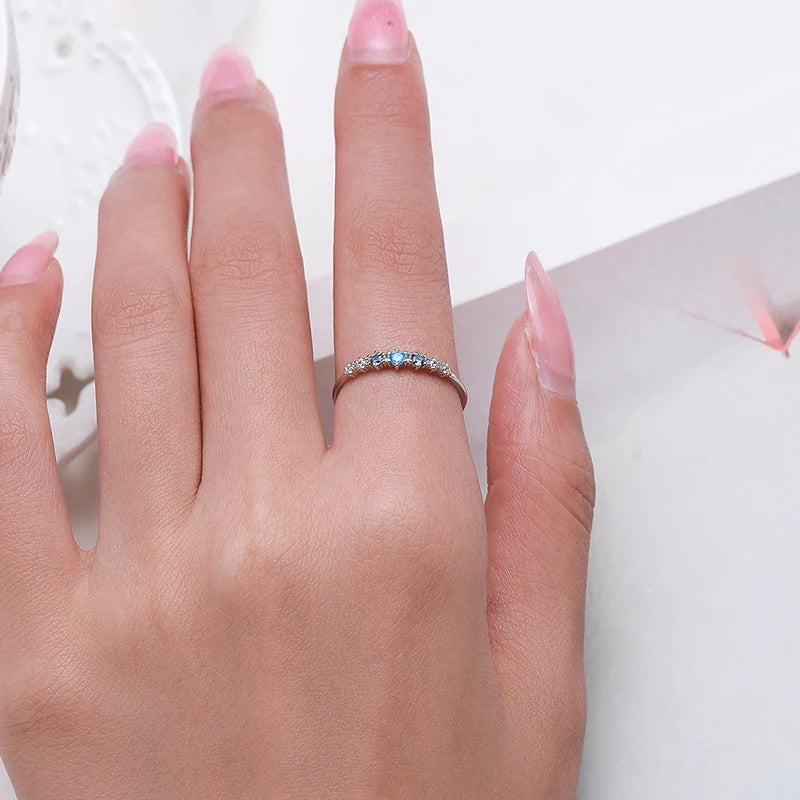 Blue Sparkle – Zarter Silberring mit Zirkonia