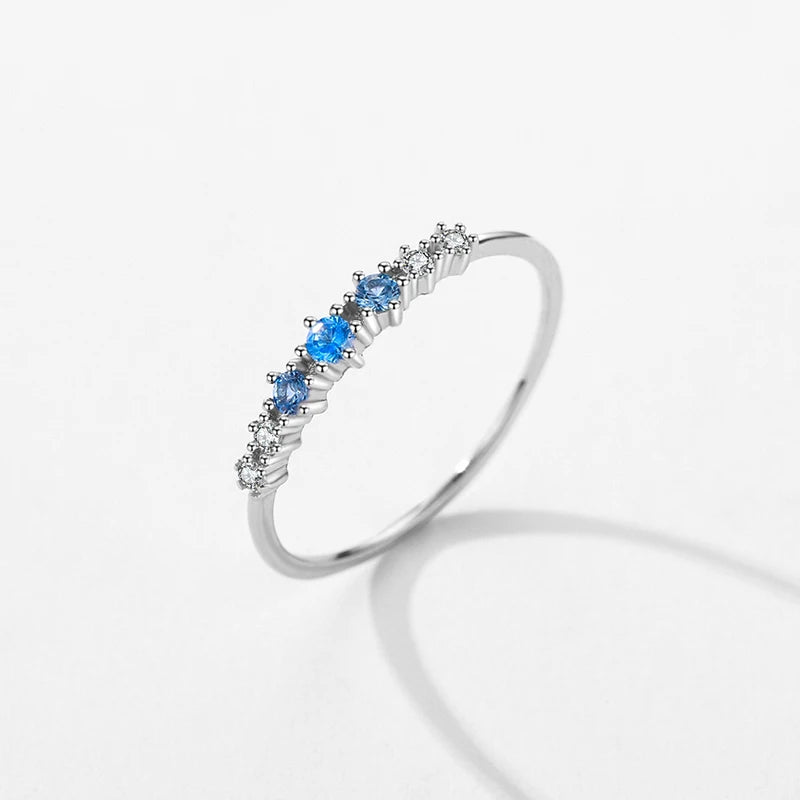 Blue Sparkle – Zarter Silberring mit Zirkonia