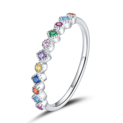 Rainbow Shine – Filigraner Damenring mit Zirkon